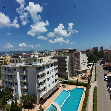 Sunny Hоuse 104 One Bedroom Apartament